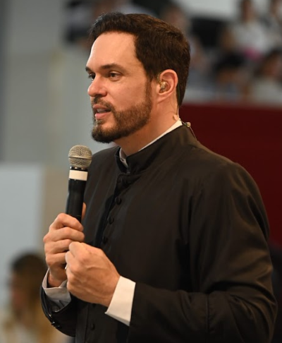 Pe. Adriano Zandoná